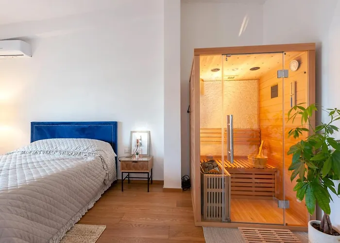 Luxus P4T Family 3 Bedroom With Pool, Tennis Court And Sauna