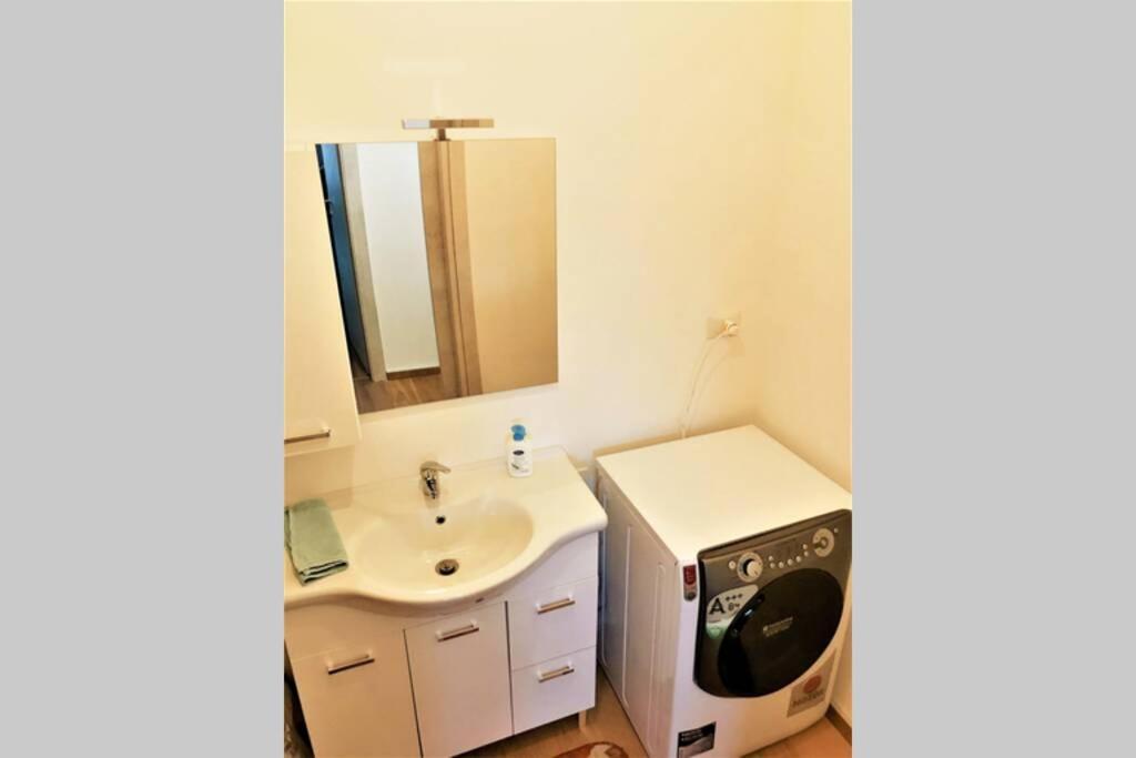 Appartement Luxus P4t Family 3 Bedroom With Pool, Tennis Court And Sauna Brindisi